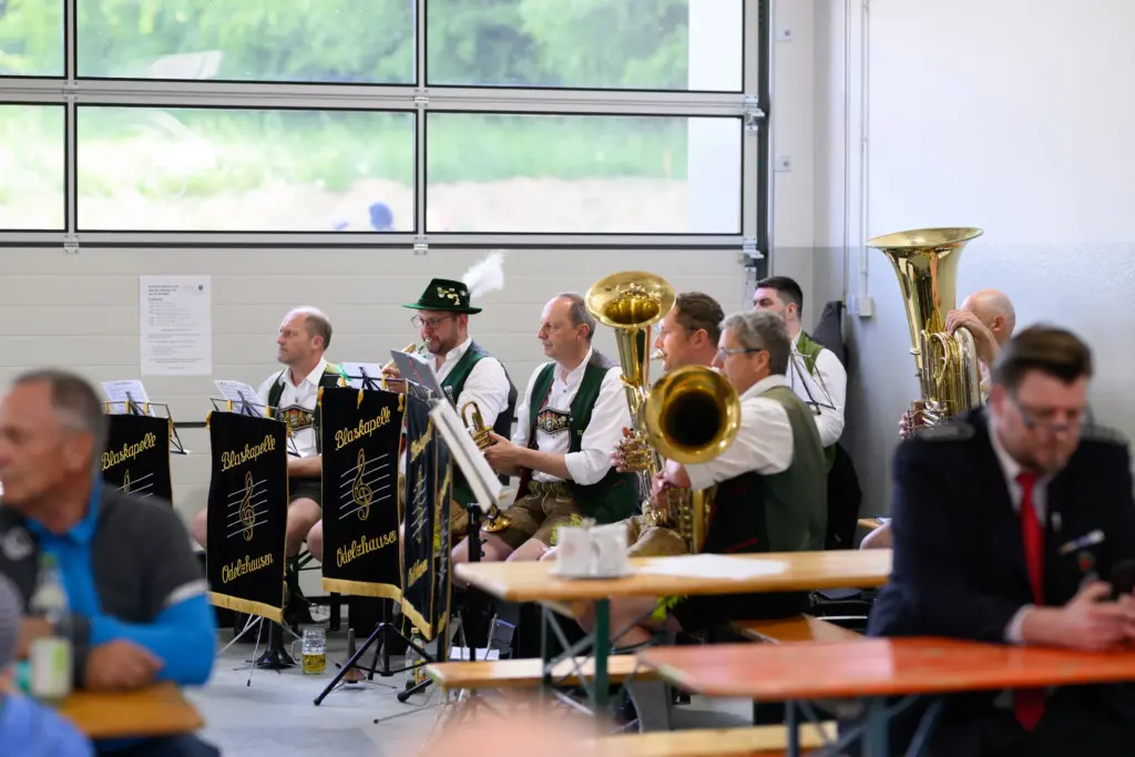 Blaskapelle Odelzhausen bei der Einweihungsfeier der Freiwilligen Feuerwehr Höfa