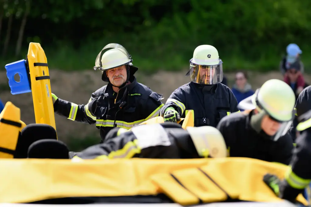 Rettungsgerät im Einsatz bei einer Vorführung der Feuerwehr Höfa