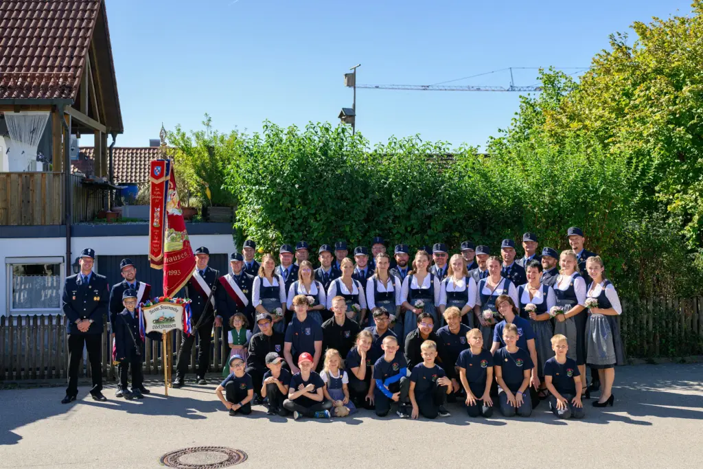 Gruppenbild der Jugend beim Feuerwehrjubiläum in Odelzhausen
