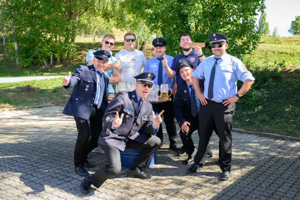 Feuerwehrleute beim Festwochenende in Odelzhausen